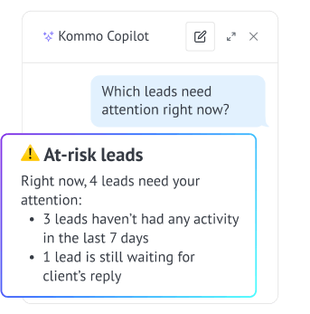 Kommo Copilot answering a shipping question inside a customer chat